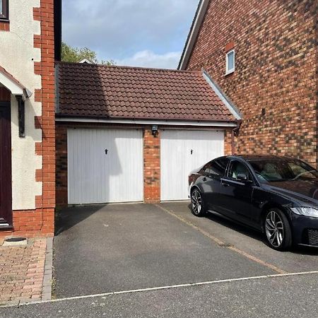 Ashford Holiday Home Smithy Drive Sleeps 5 Free Wifi And Vehicle Parking Kingsnorth Экстерьер фото