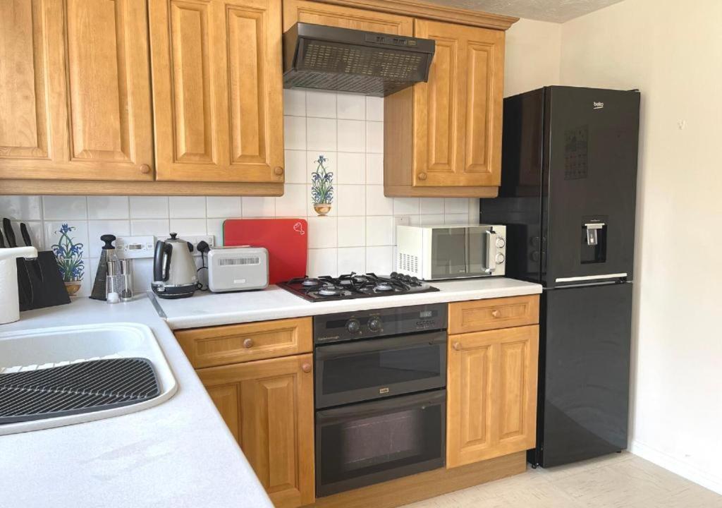 Ashford Holiday Home Smithy Drive Sleeps 5 Free Wifi And Vehicle Parking Kingsnorth Экстерьер фото