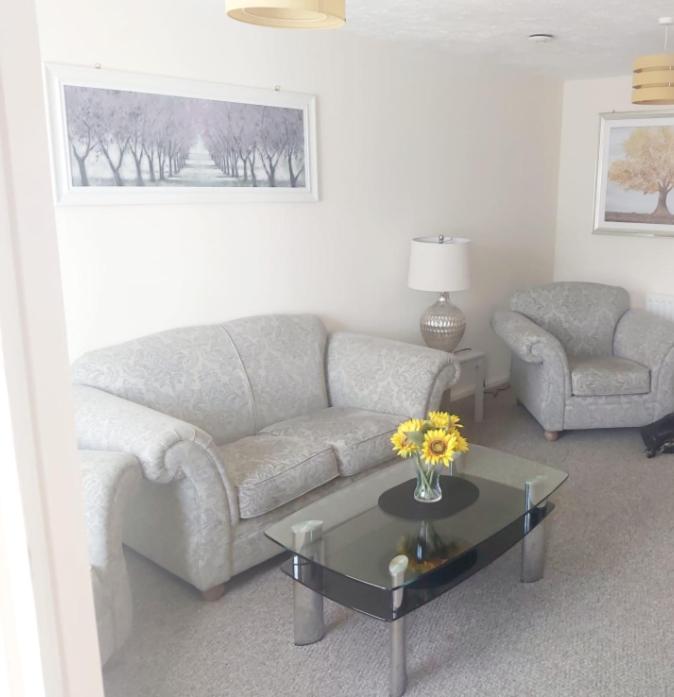 Ashford Holiday Home Smithy Drive Sleeps 5 Free Wifi And Vehicle Parking Kingsnorth Экстерьер фото